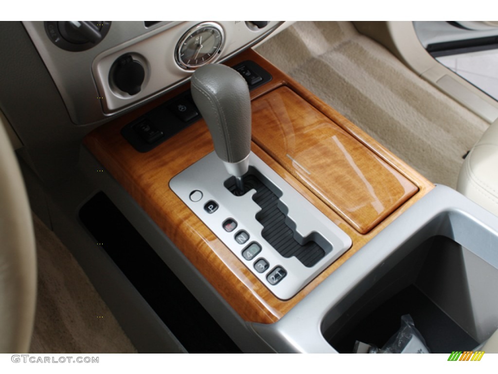 2010 Infiniti QX 56 4WD Transmission Photos