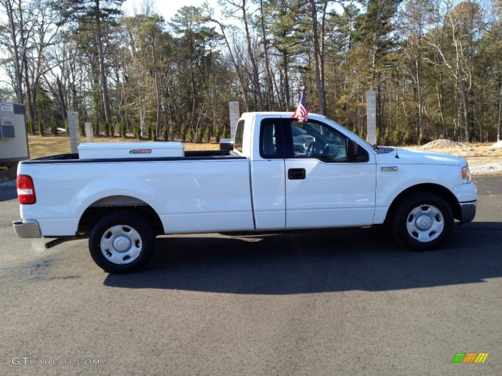 2004 F150 XL Regular Cab - Oxford White / Medium Graphite photo #6
