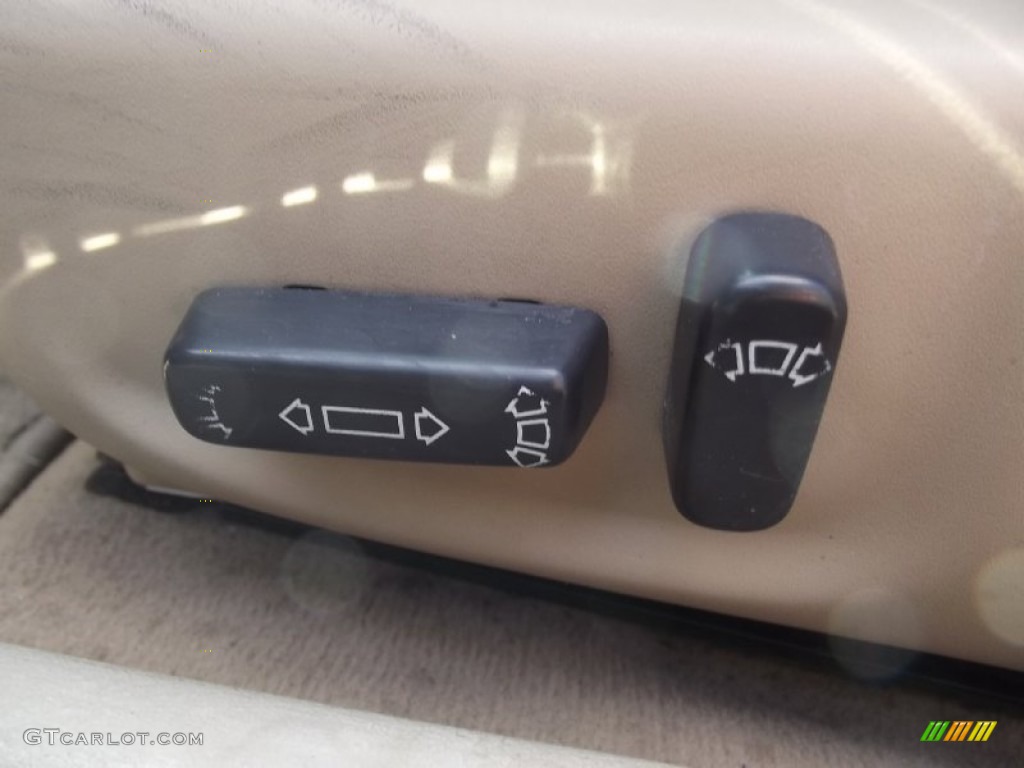 2000 Saab 9-3 Convertible Controls Photo #74050436