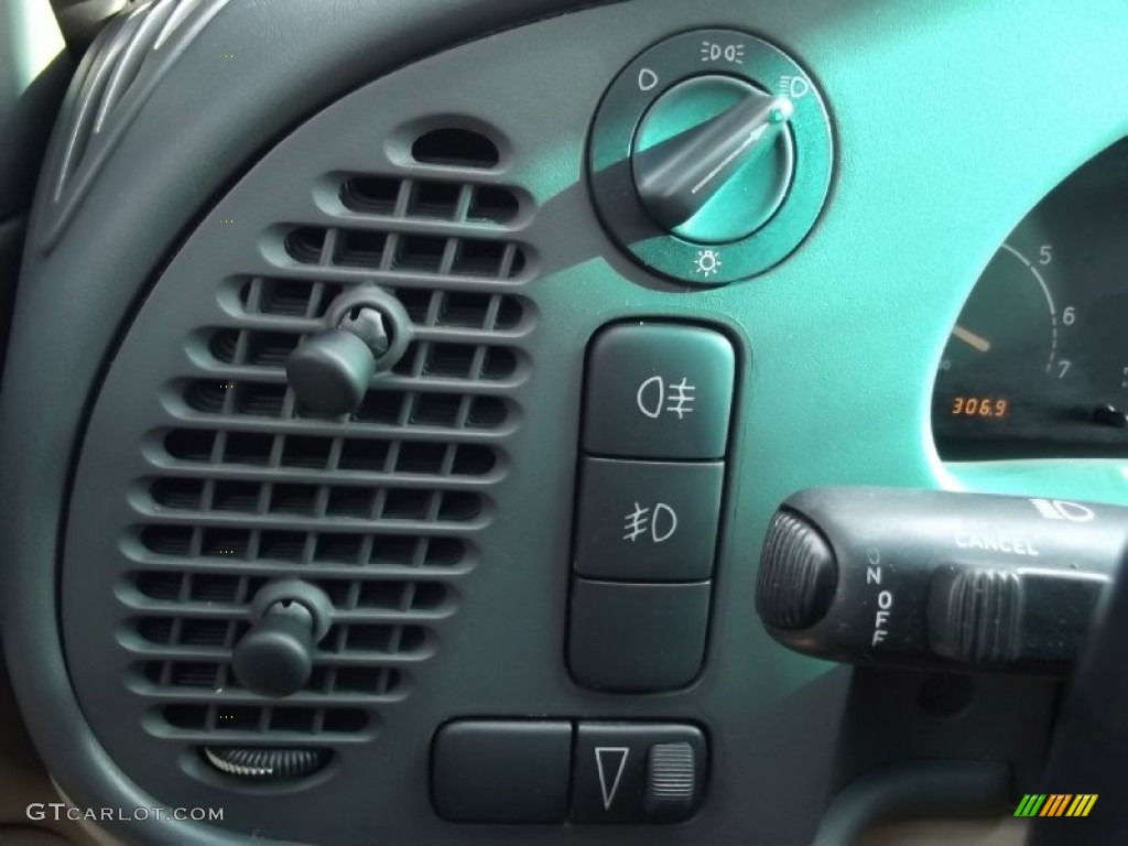 2000 Saab 9-3 Convertible Controls Photo #74050499