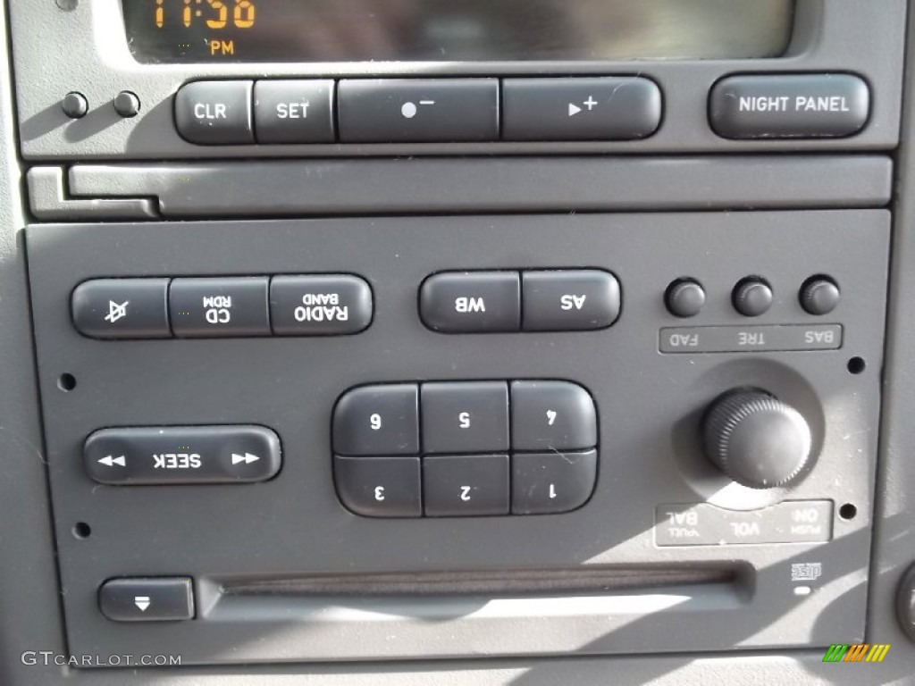 2000 Saab 9-3 Convertible Audio System Photo #74050529