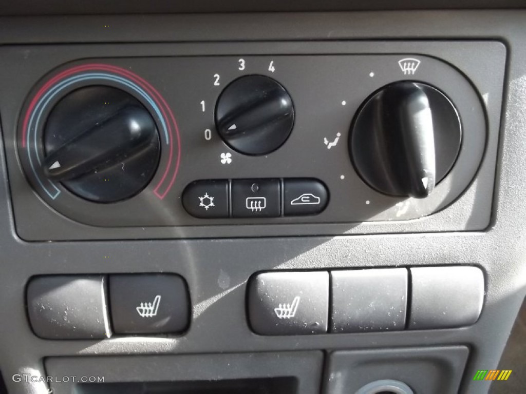 2000 Saab 9-3 Convertible Controls Photo #74050613