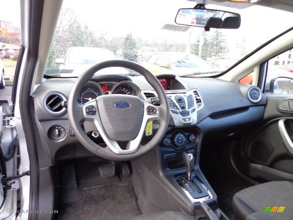 2013 Fiesta SE Sedan - Ingot Silver / Charcoal Black photo #8