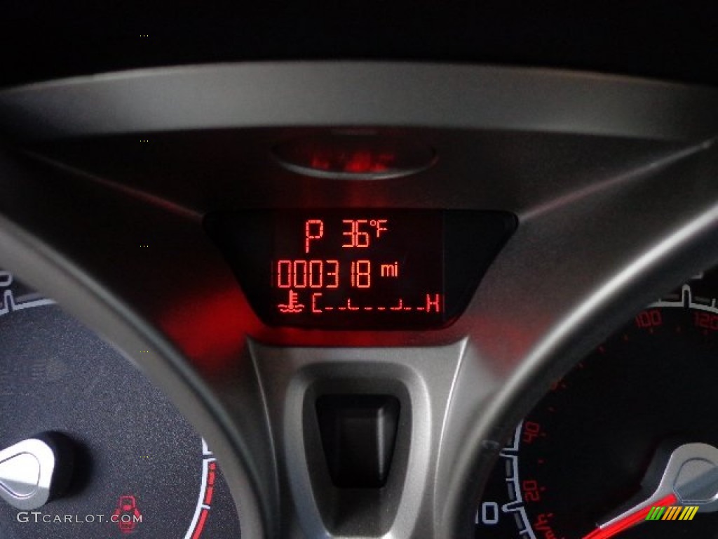 2013 Fiesta SE Sedan - Ingot Silver / Charcoal Black photo #14