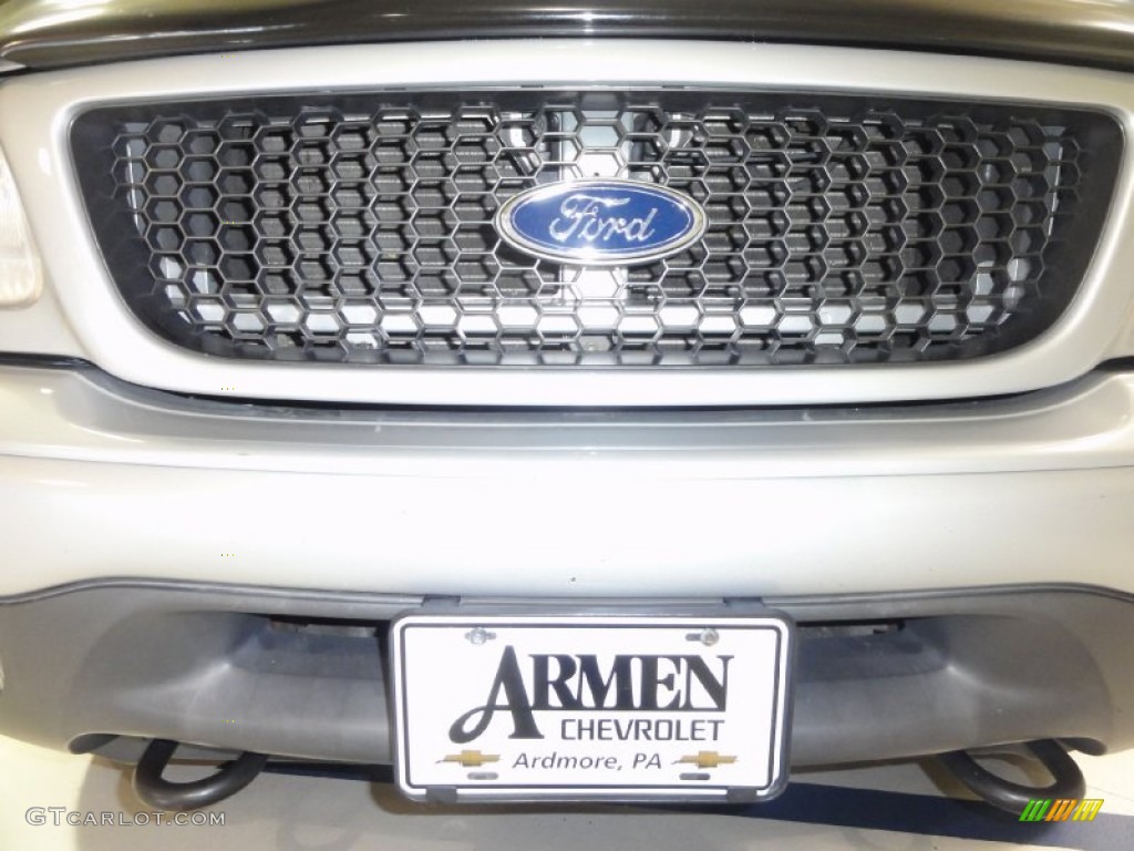 2002 F150 XLT SuperCab 4x4 - Silver Metallic / Medium Graphite photo #25