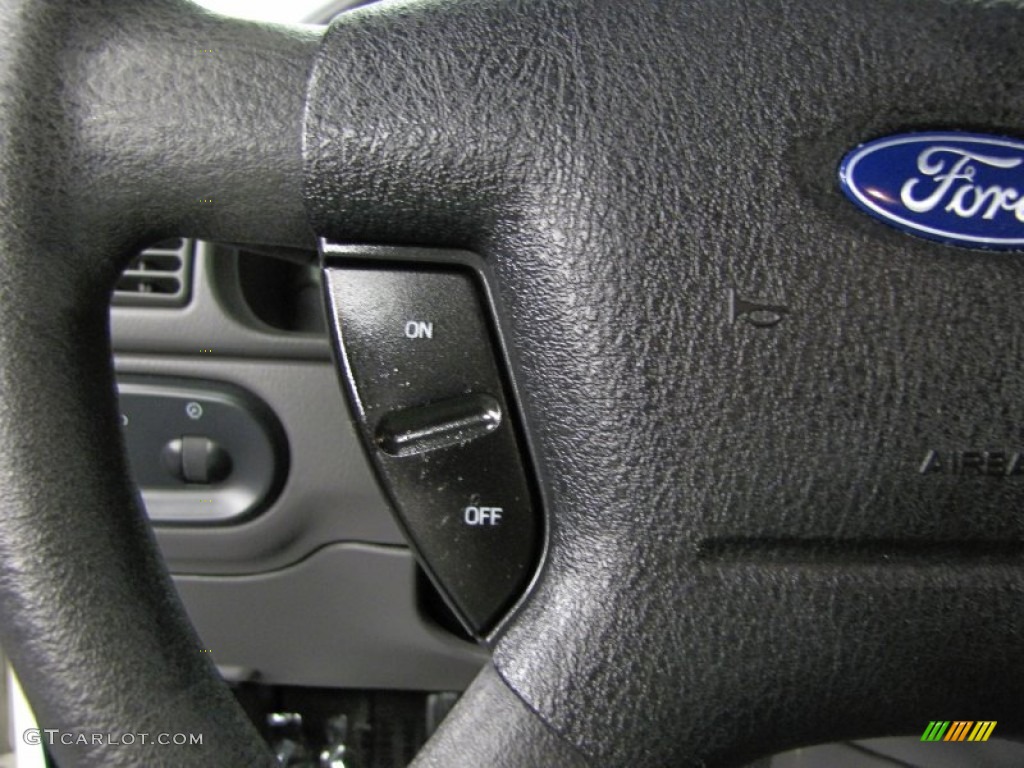 2005 Explorer XLS 4x4 - Oxford White / Graphite photo #20