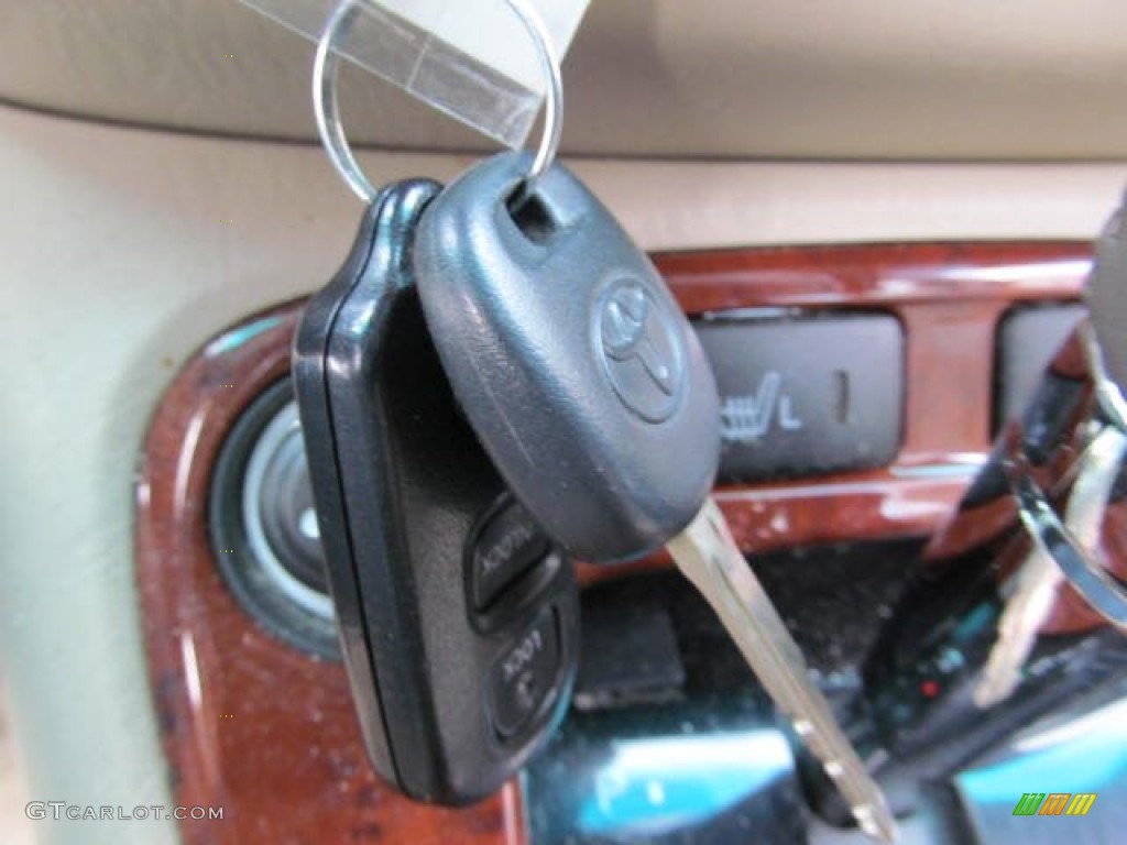 2005 Toyota Highlander Limited 4WD Keys Photos