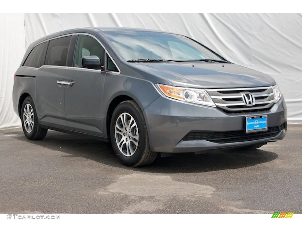 Polished metal metallic honda odyssey 2013