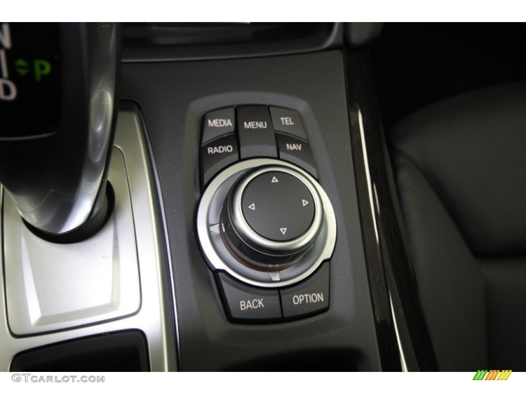 2013 BMW X6 xDrive50i Controls Photo #74058110