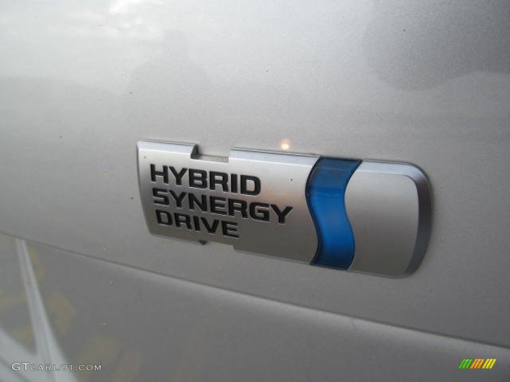 2010 Toyota Prius Hybrid II Marks and Logos Photos