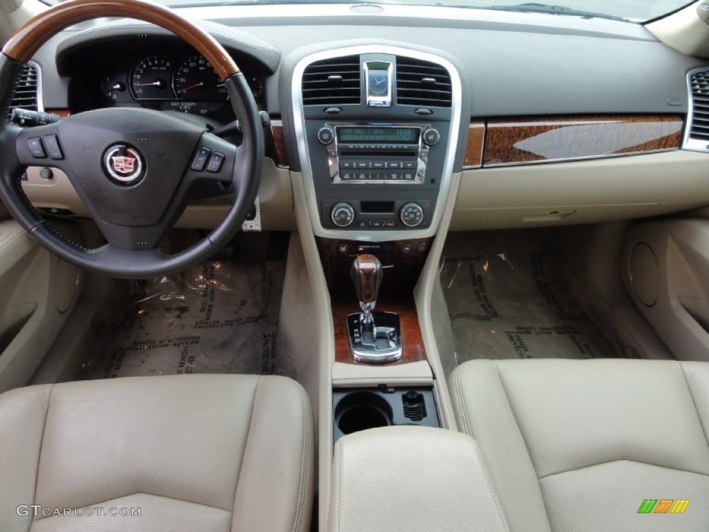 2007 SRX V6 - White Diamond / Cashmere photo #25