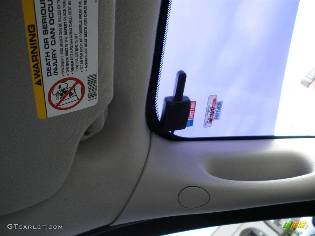 2004 Ram 1500 SLT Regular Cab - Black / Dark Slate Gray photo #21