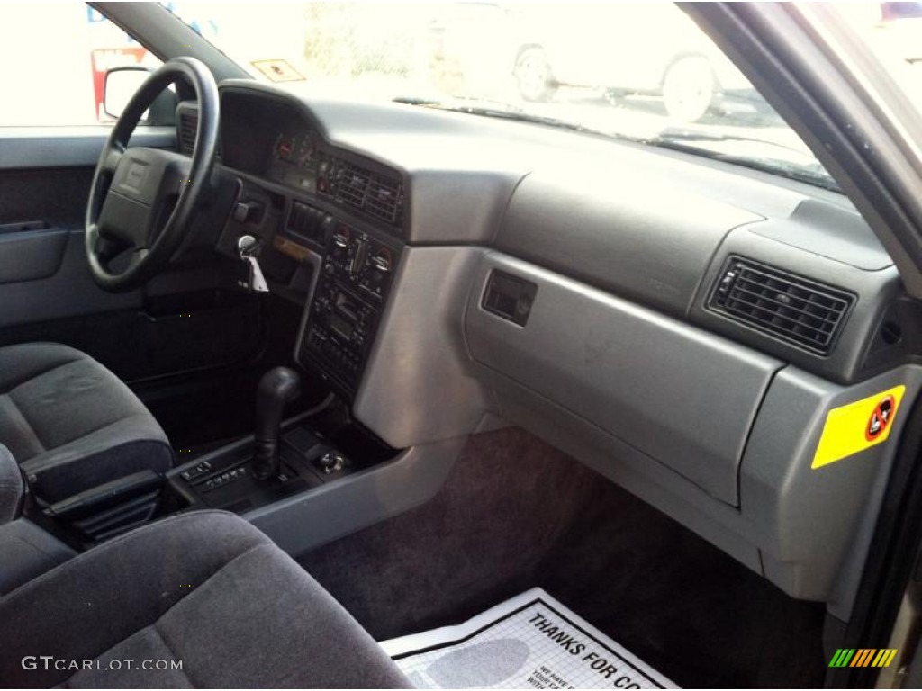 1996 Volvo 850 Sedan Black Dashboard Photo #74072225