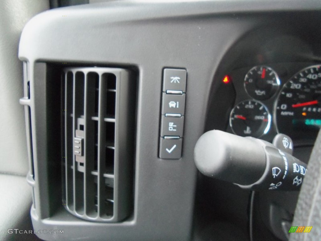 2013 Chevrolet Express 3500 Extended Cargo Van Controls Photo #74072612