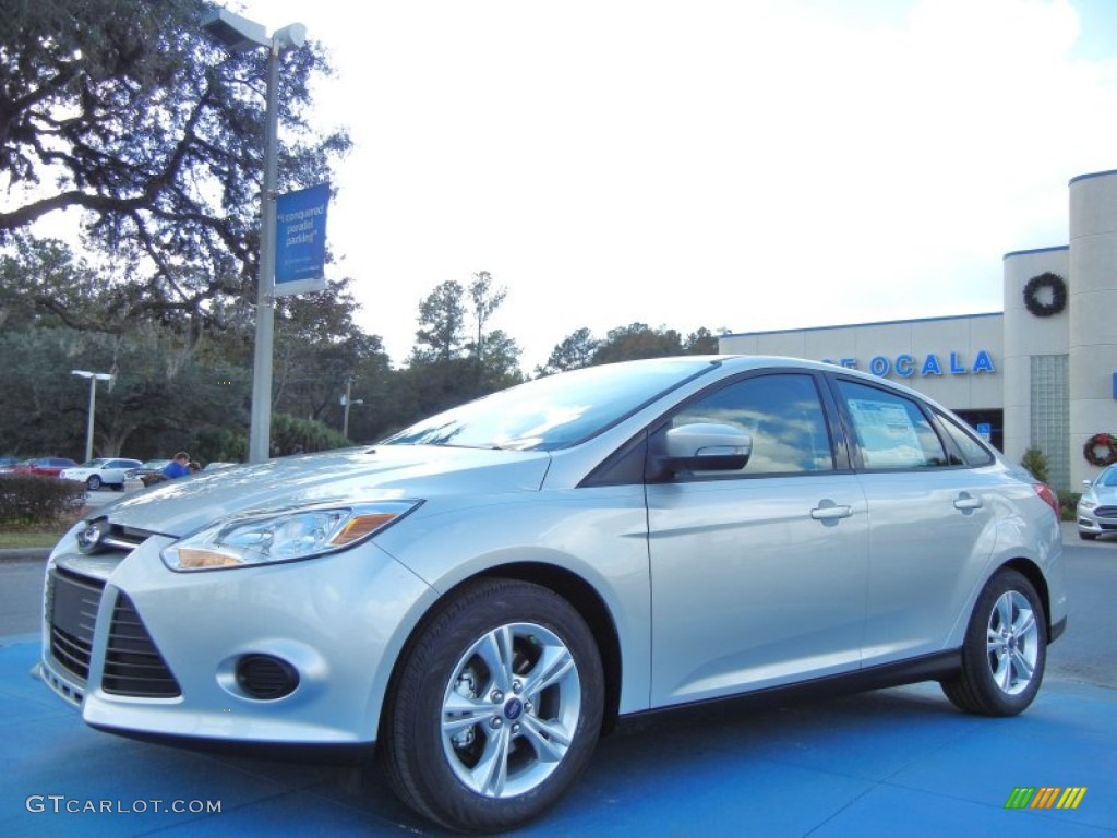 2013 Focus SE Sedan - Ingot Silver / Charcoal Black photo #1