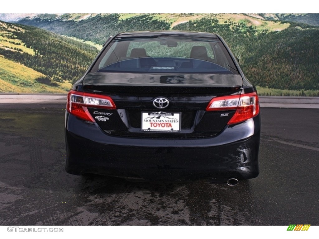 2012 Camry SE - Attitude Black Metallic / Black photo #4