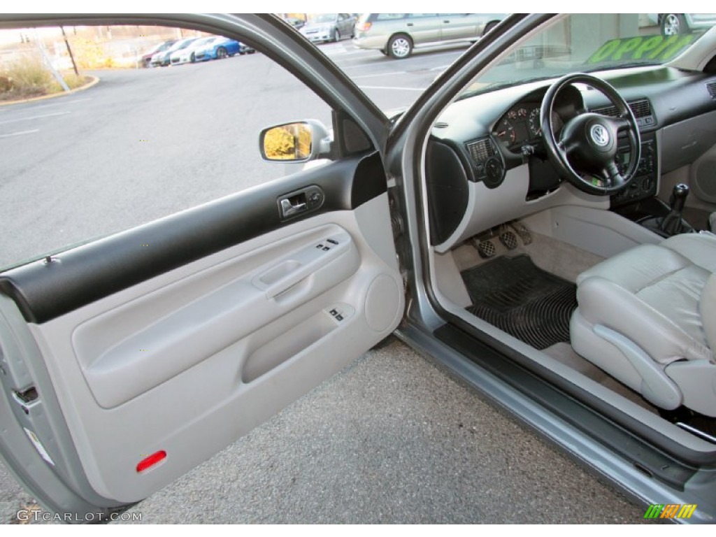 2005 Volkswagen GTI 1.8T Interior Color Photos