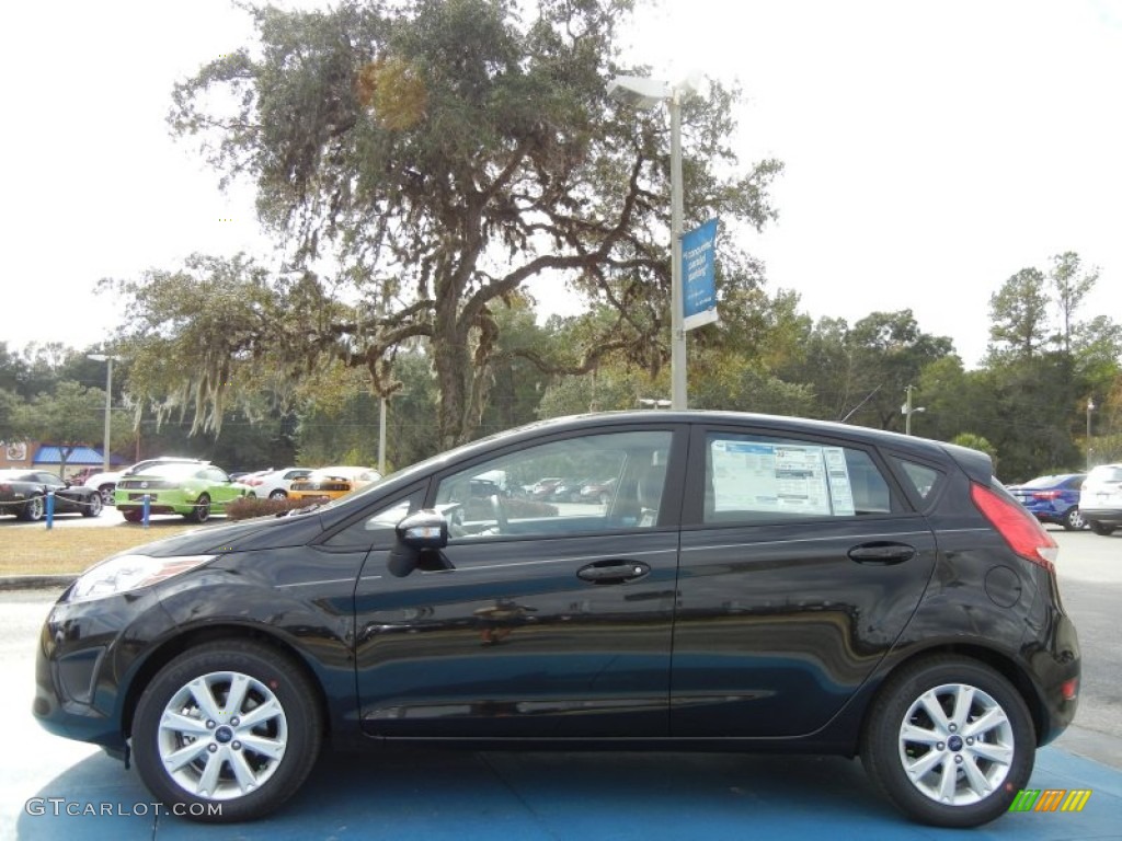 2013 Fiesta SE Hatchback - Tuxedo Black / Charcoal Black/Blue Accent photo #2