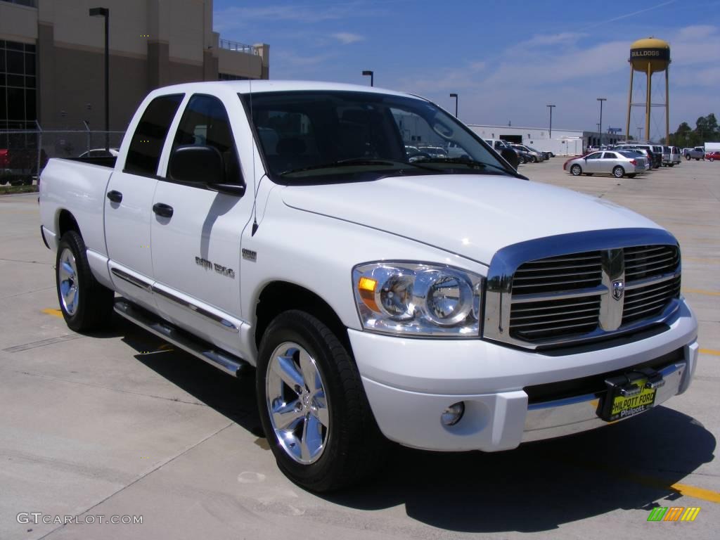 2007 Ram 1500 Laramie Quad Cab - Bright White / Khaki Beige photo #4