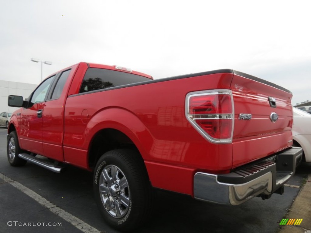 2011 F150 XLT SuperCab - Race Red / Steel Gray photo #2
