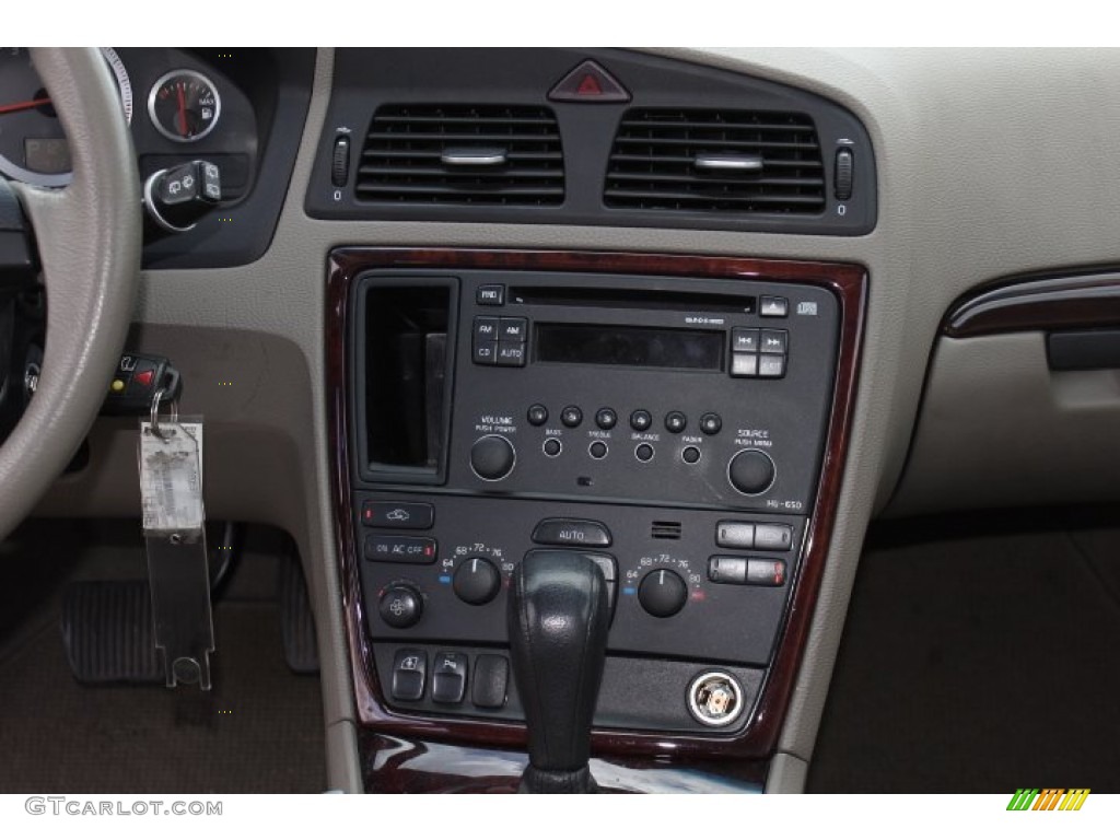 2007 Volvo XC70 AWD Cross Country Controls Photo #74077271