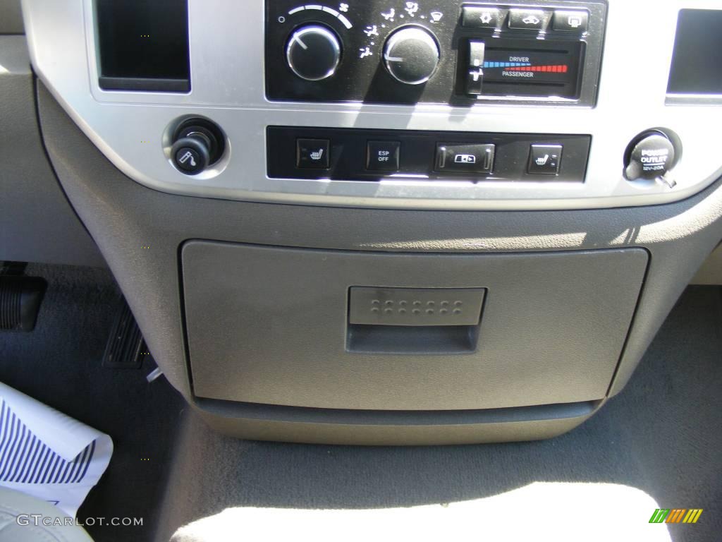 2007 Ram 1500 Laramie Quad Cab - Bright White / Khaki Beige photo #41