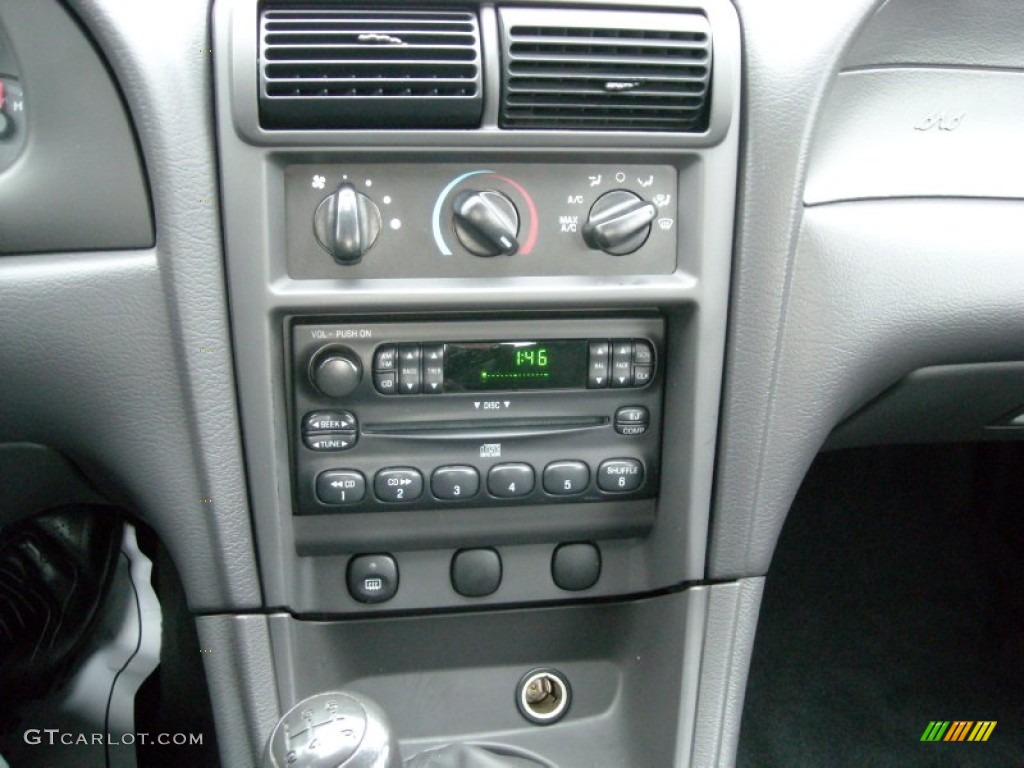 2003 Ford Mustang V6 Coupe Controls Photo #74083604