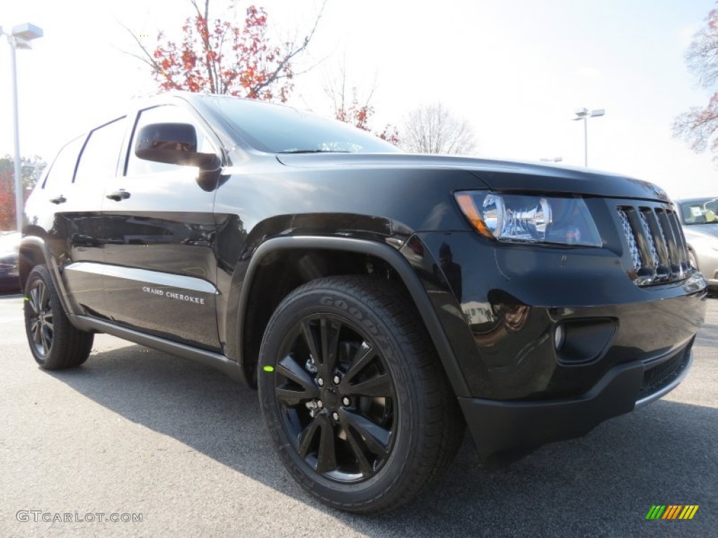 Brilliant Black Crystal Pearl 2013 Jeep Grand Cherokee Altitude Exterior Photo #74084582