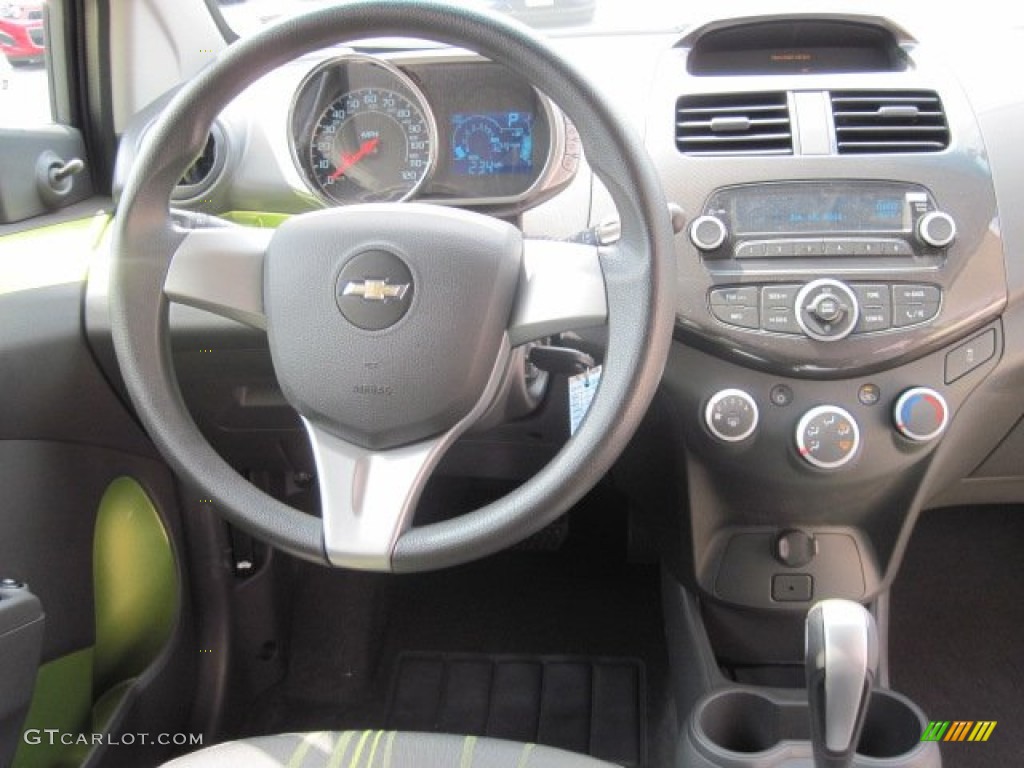 2013 Chevrolet Spark LS Green/Green Dashboard Photo #74084960