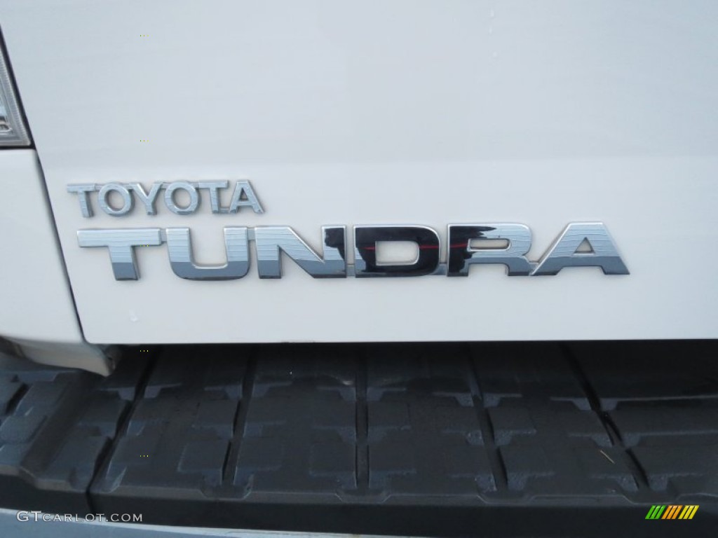 2010 Tundra SR5 CrewMax - Super White / Black photo #19