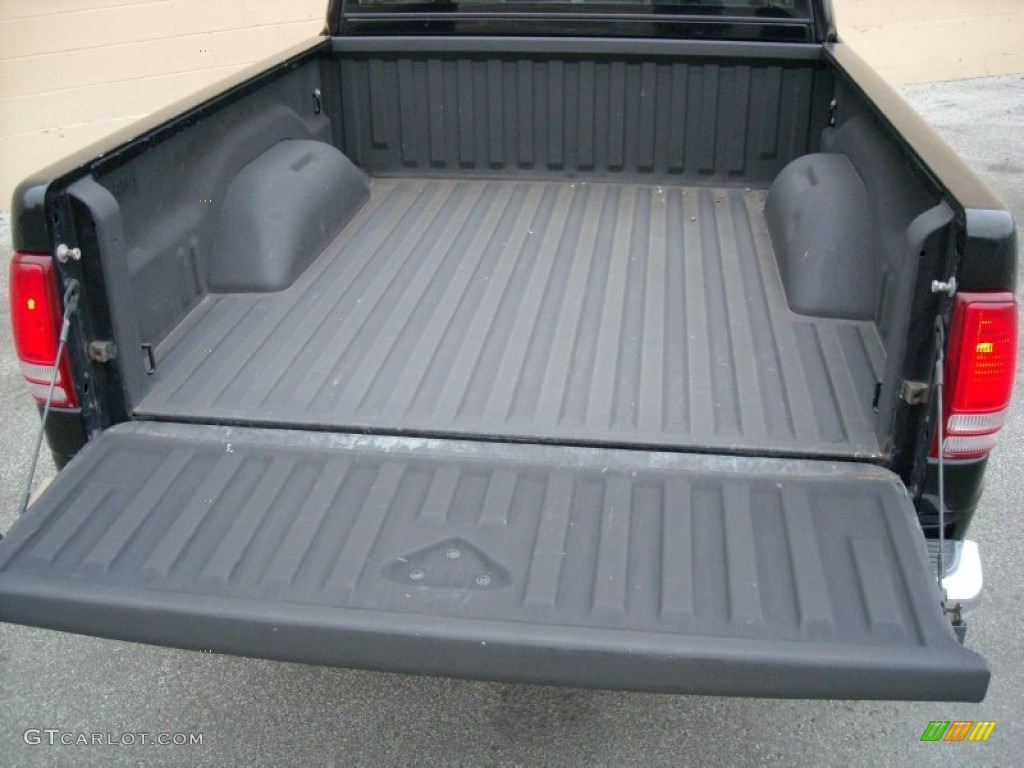 2003 Dodge Dakota SLT Quad Cab 4x4 Trunk Photos