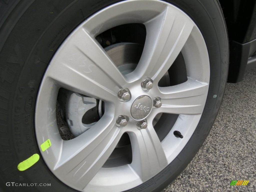2013 Jeep Compass Latitude Wheel Photo #74085746