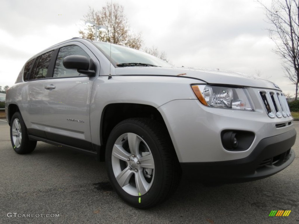 Bright Silver Metallic 2013 Jeep Compass Latitude Exterior Photo #74087181