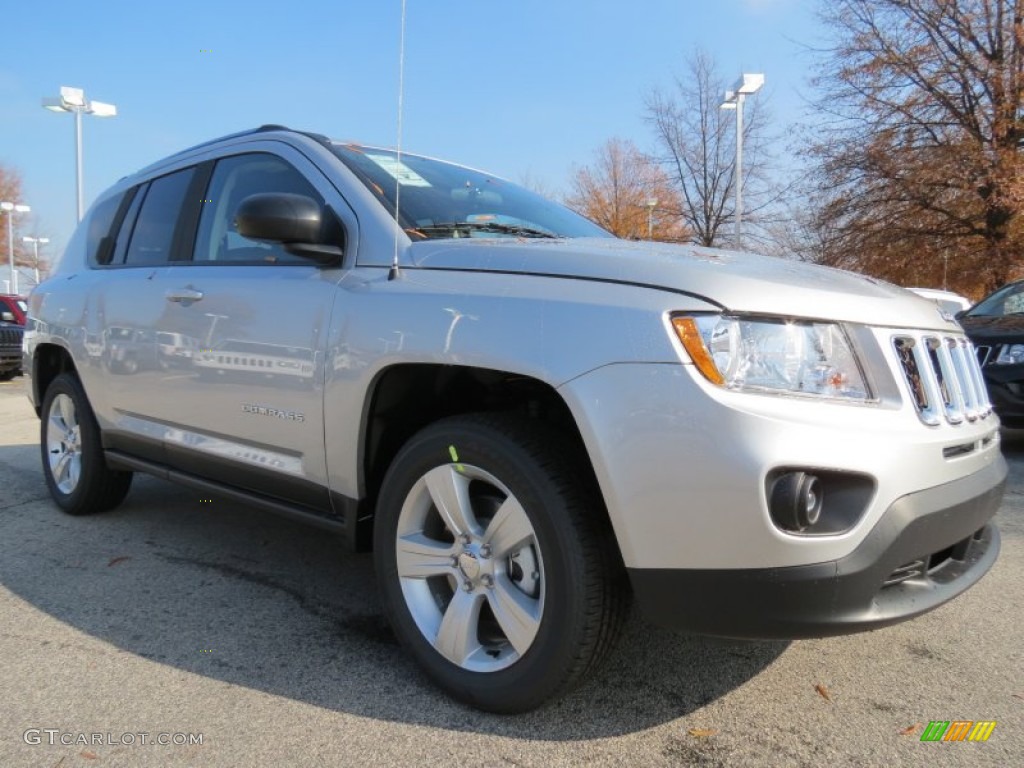 2013 Jeep Compass Latitude Exterior Photos