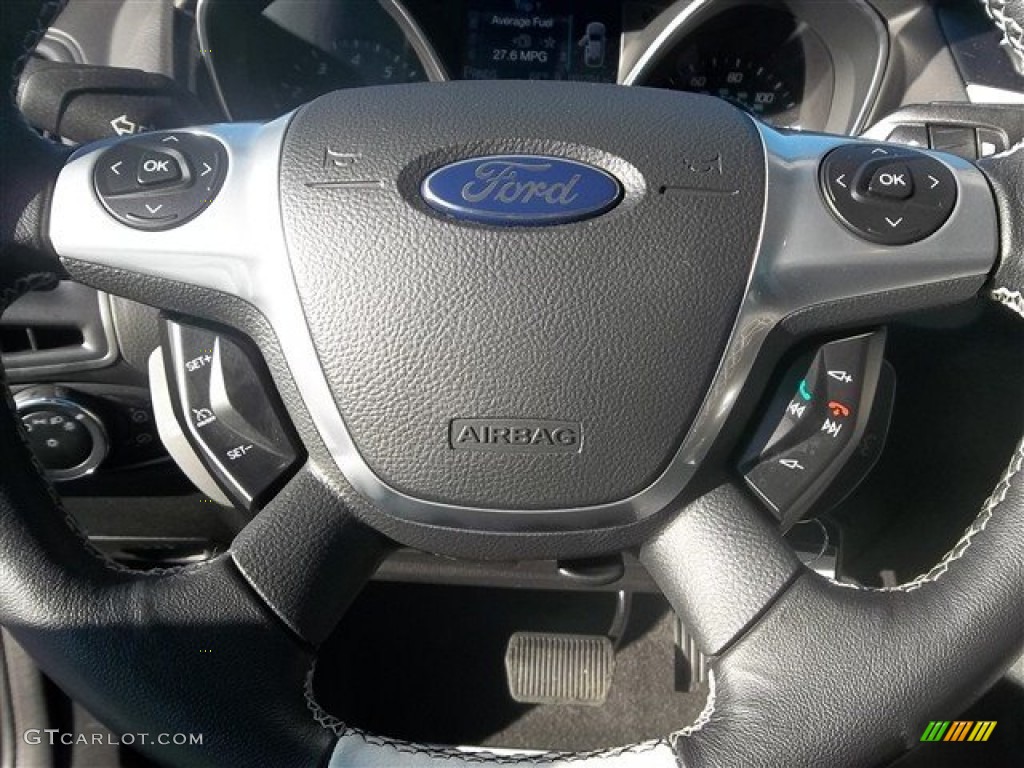 2013 Ford Focus SE Hatchback Controls Photo #74088812