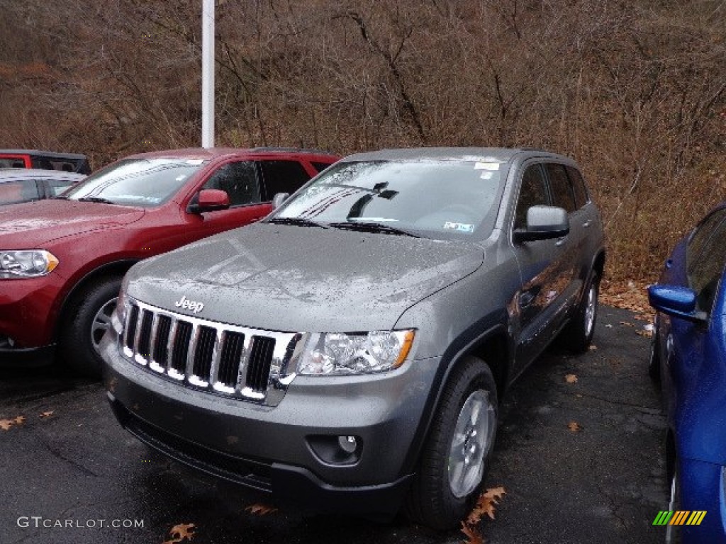 2013 Grand Cherokee Laredo 4x4 - Mineral Gray Metallic / Black photo #1