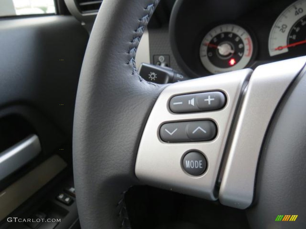 2013 Toyota FJ Cruiser 4WD Controls Photo #74093388