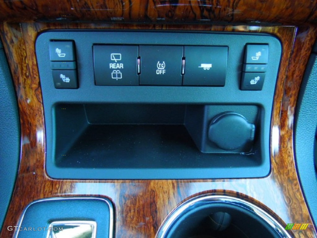 2013 Chevrolet Traverse LT Controls Photo #74096392