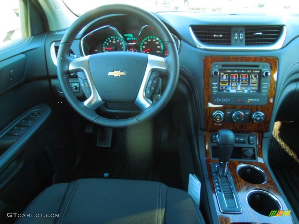 2013 Chevrolet Traverse LT Ebony Dashboard Photo #74096524