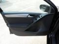 Black - Golf 4 Door TDI Photo No. 13