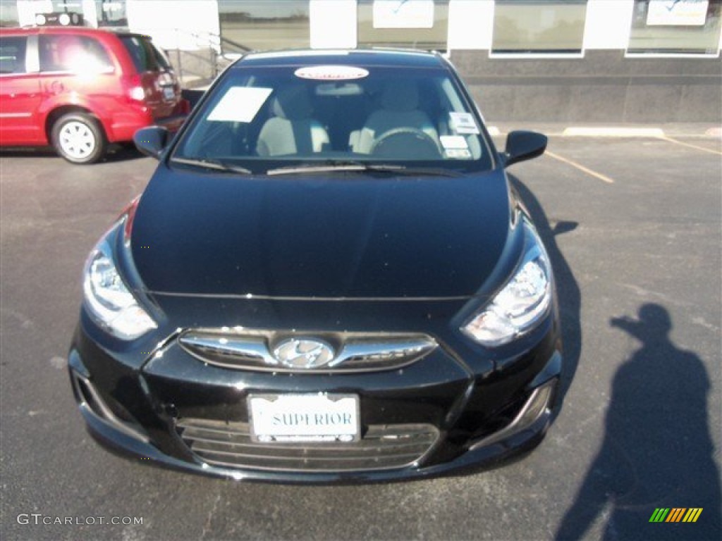 2012 Accent GS 5 Door - Ultra Black / Gray photo #1