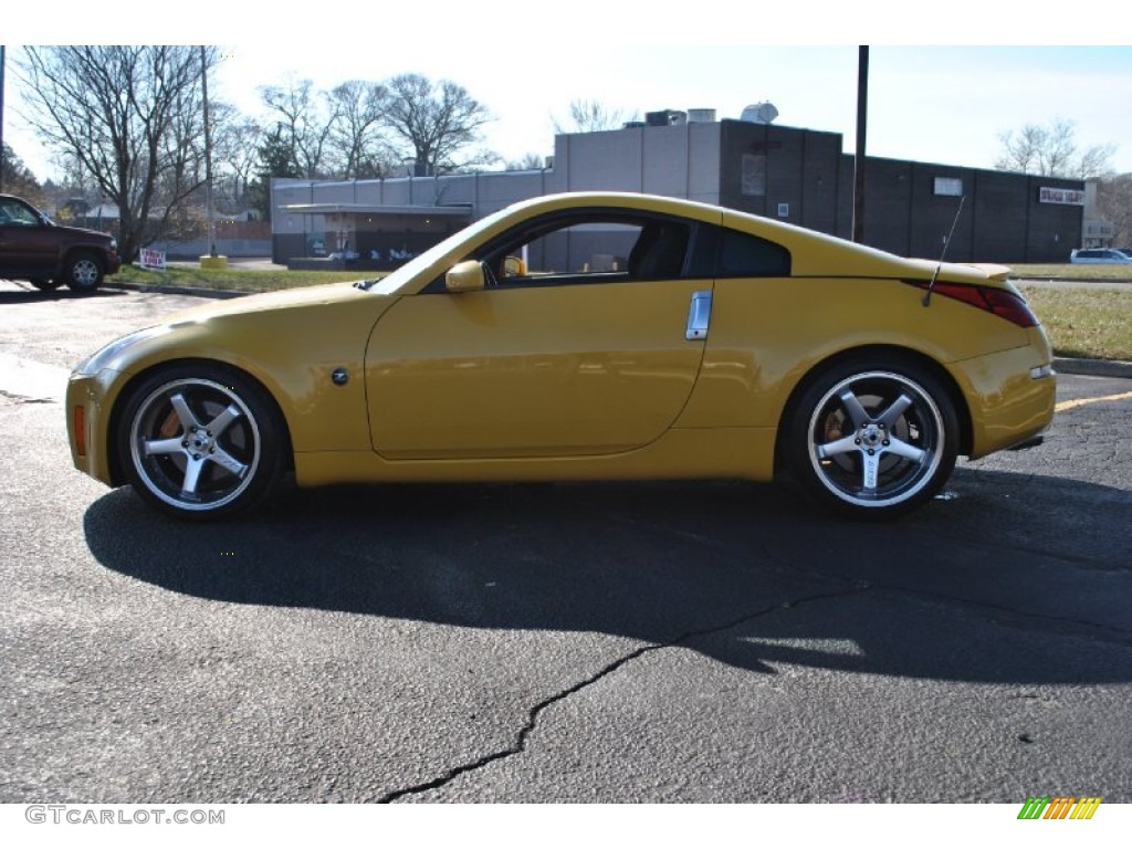 2005 350Z Track Coupe - Ultra Yellow Metallic / Carbon photo #3