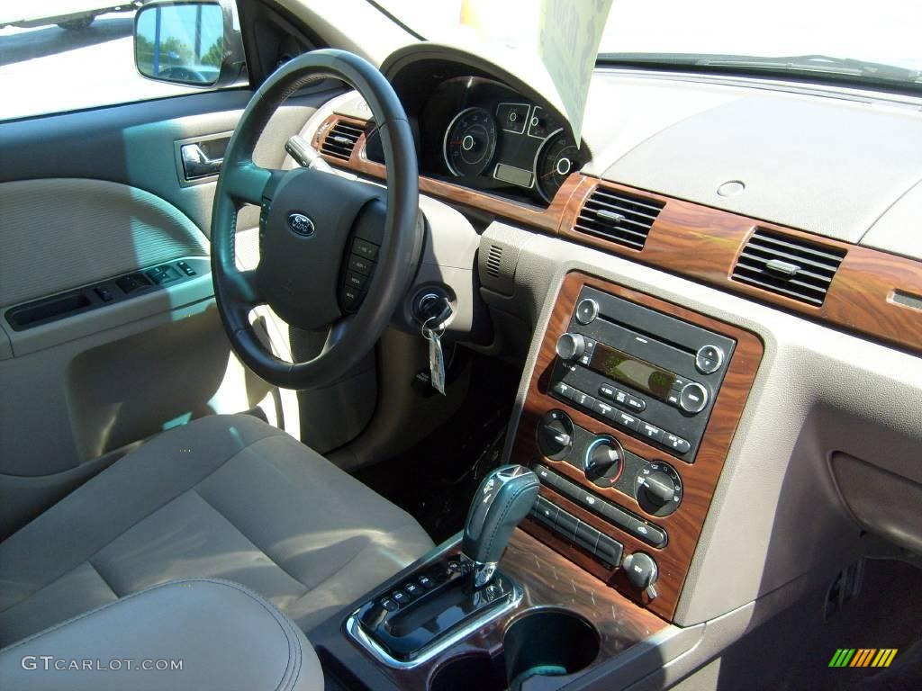 2008 Taurus SEL - Light Ice Blue Metallic / Camel photo #18