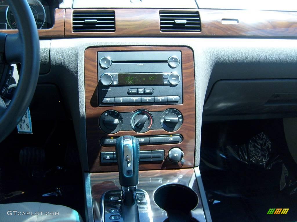 2008 Taurus SEL - Light Ice Blue Metallic / Camel photo #22