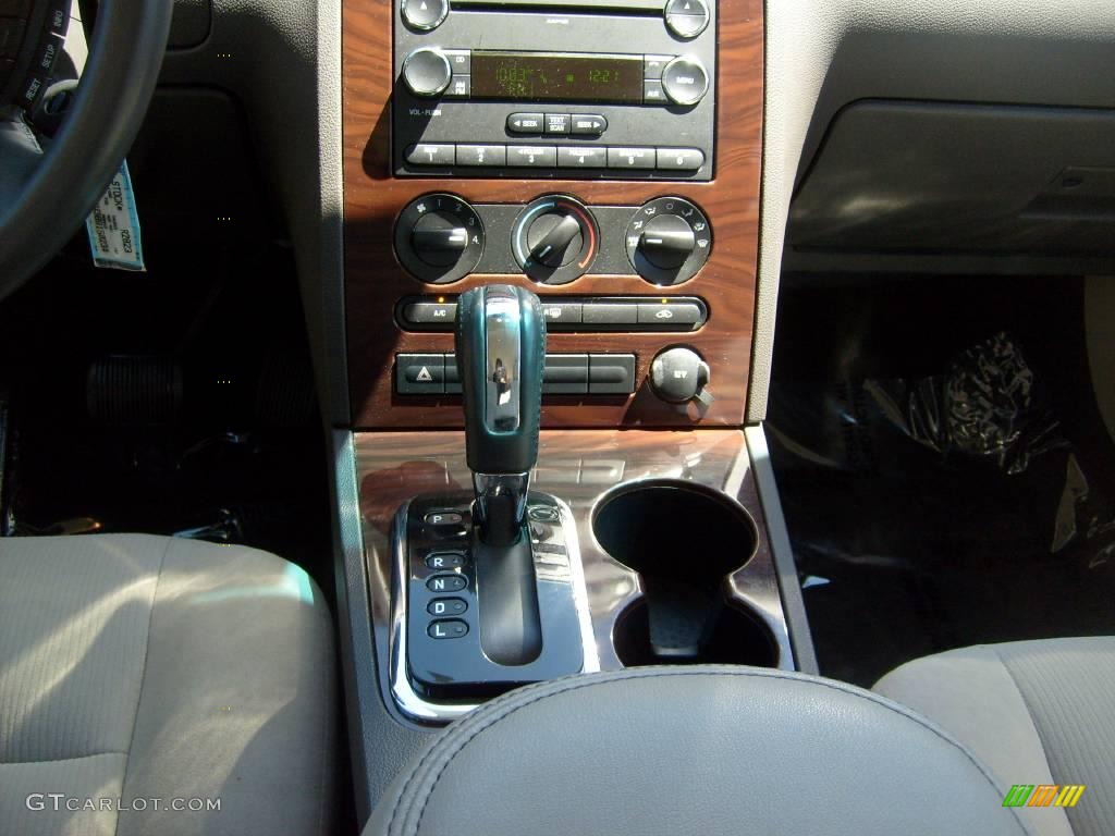 2008 Taurus SEL - Light Ice Blue Metallic / Camel photo #23