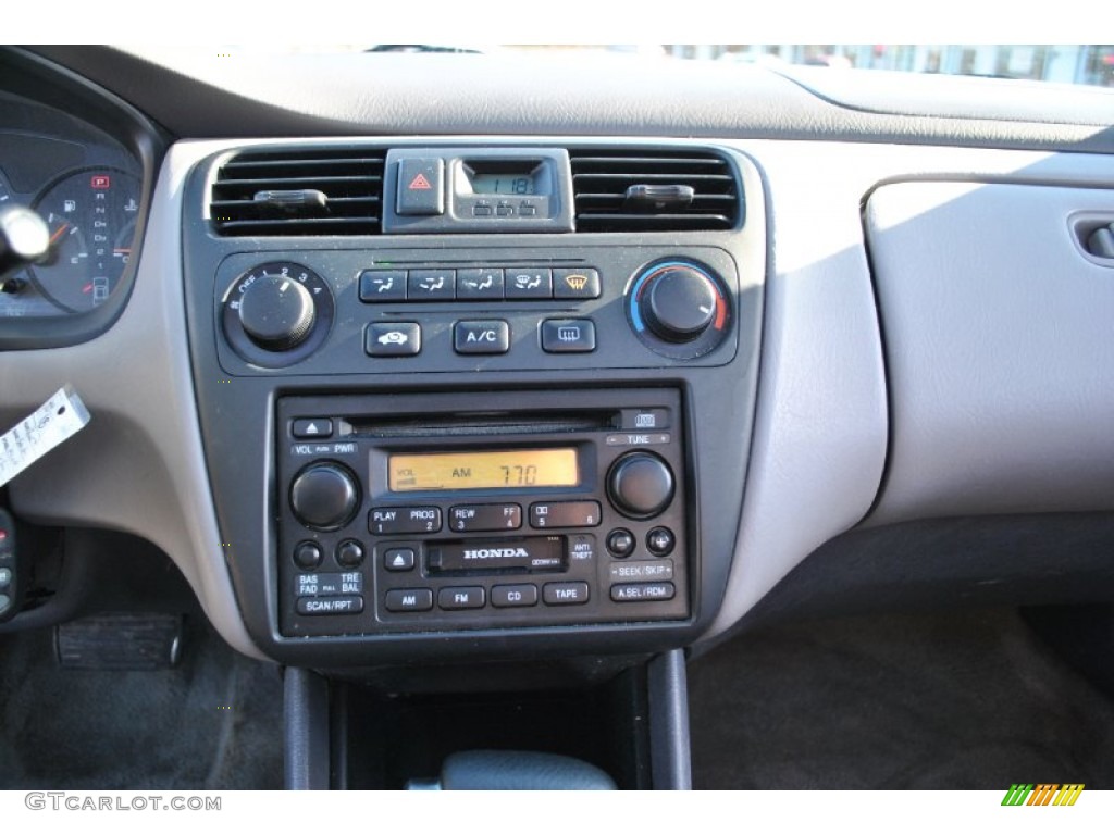 2002 Honda Accord SE Sedan Controls Photo #74109630