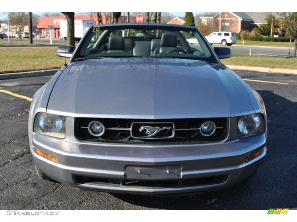 2006 Mustang V6 Premium Convertible - Tungsten Grey Metallic / Dark Charcoal photo #2