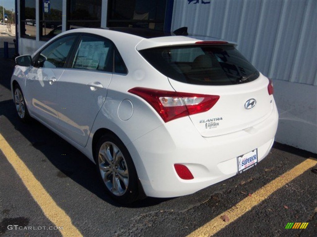 2013 Elantra GT - Monaco White / Beige photo #6