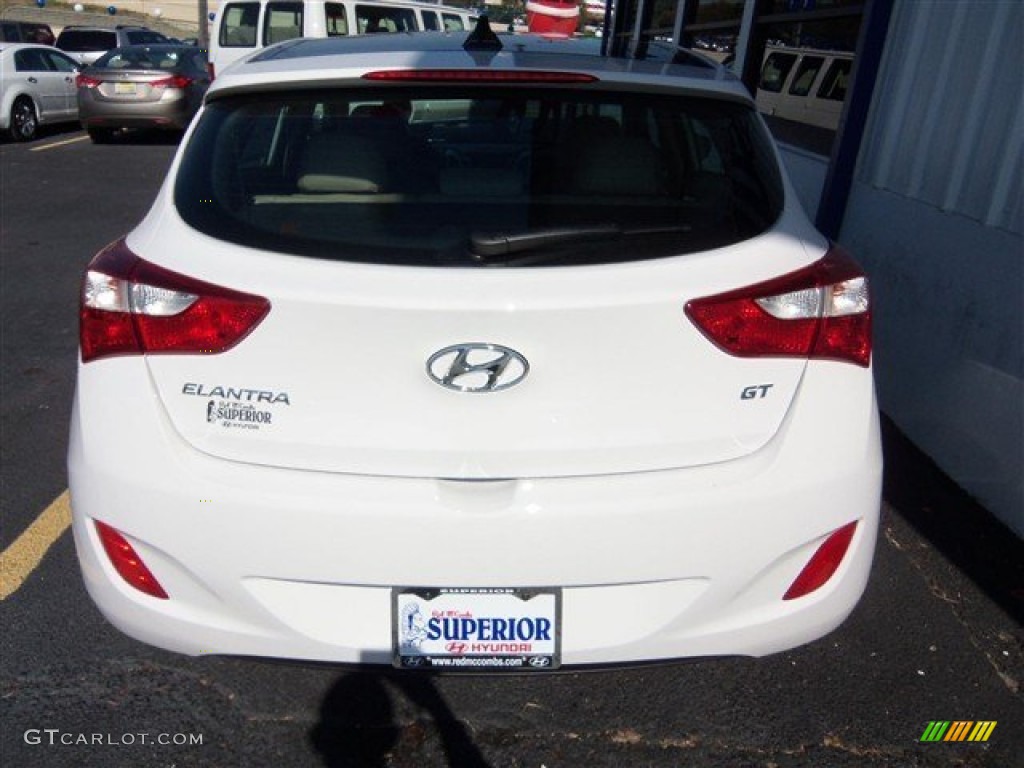 2013 Elantra GT - Monaco White / Beige photo #7