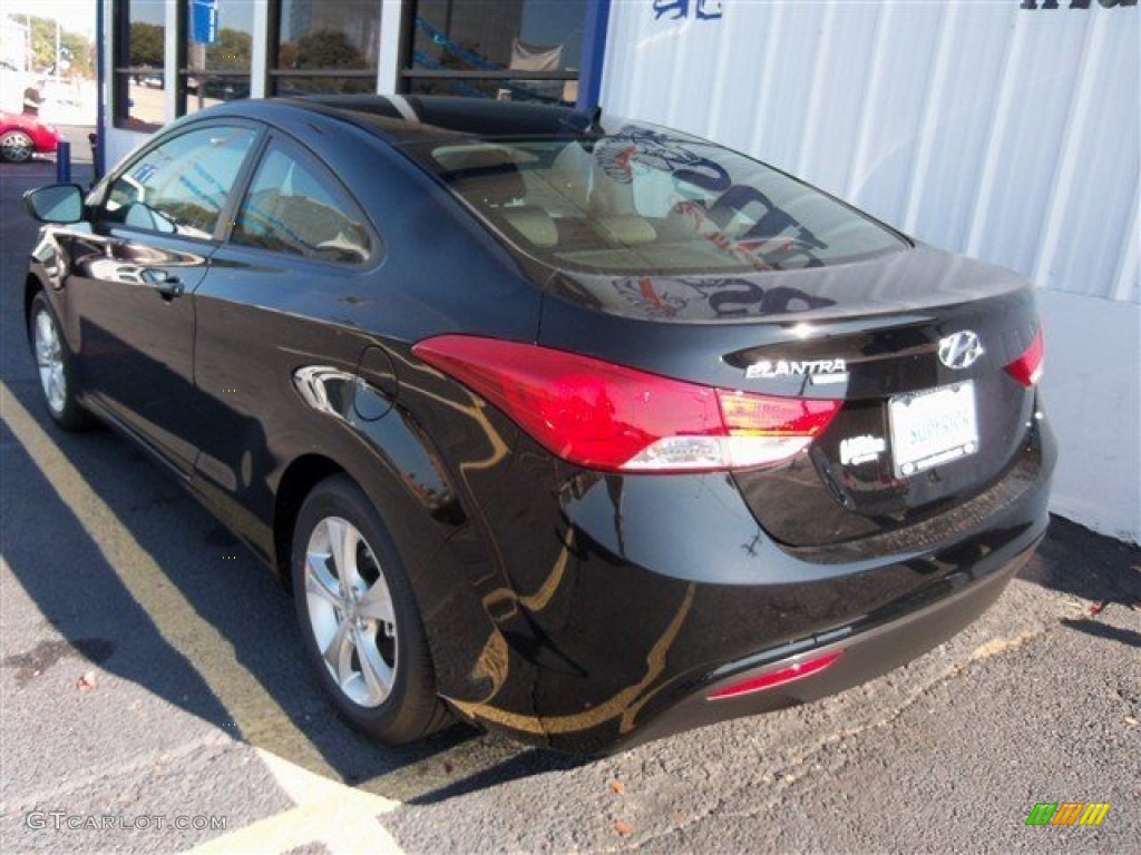 2013 Elantra Coupe GS - Black Noir Pearl / Beige photo #5